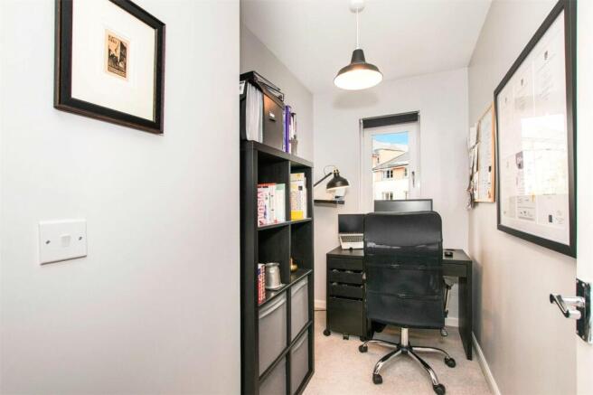 Bedroom 3/Office