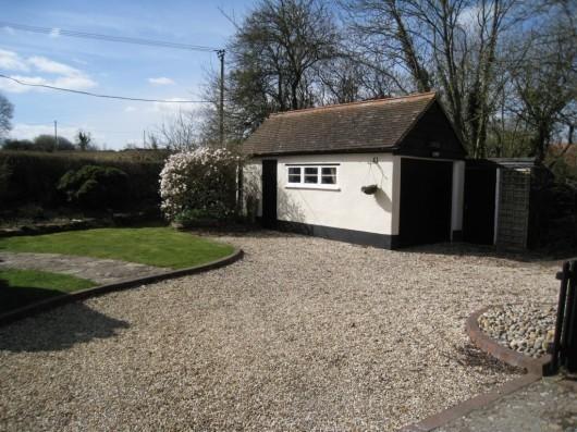 Garage & Parking