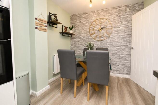 3 bed Semi-Detached for sale Image 10