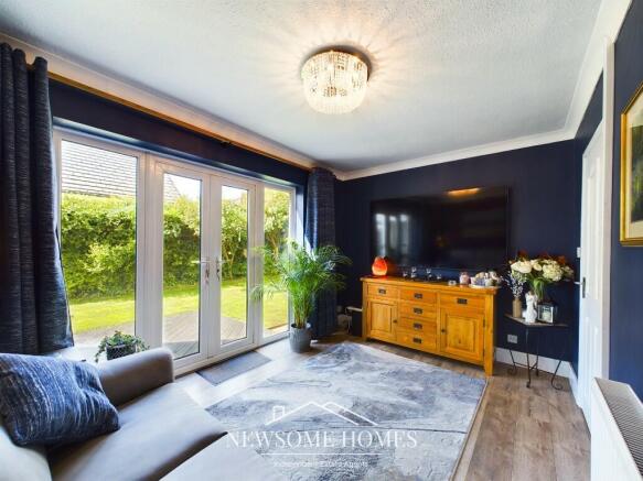 Sitting/ Dining Room