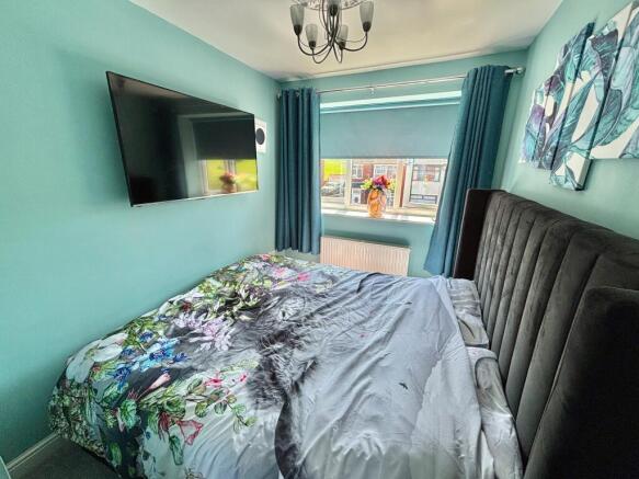 4 bed Semi-Detached for sale Image 11
