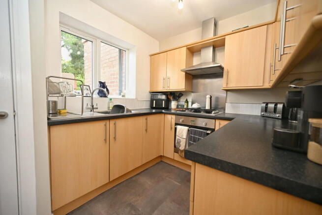 3 bed Terraced for sale Image 6