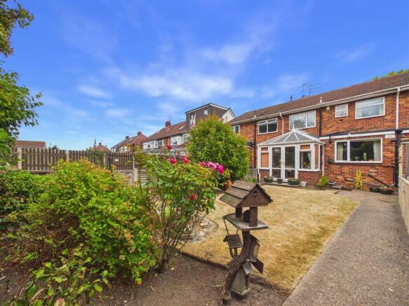 3 bed Terraced for sale Image 12