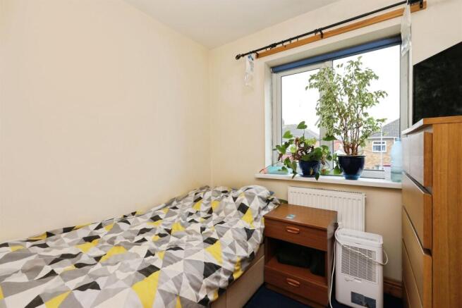 4 bed Semi-Detached for sale Image 4