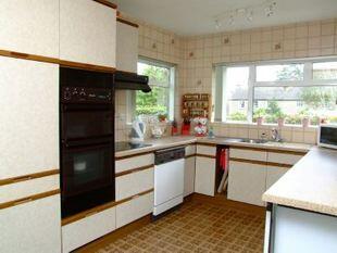 KITCHEN/BREAKFAST RO