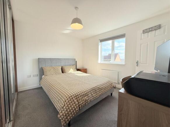 5 bed Detached for sale Image 11
