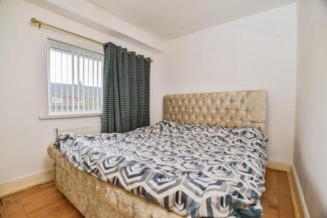 3 bed Semi-Detached for sale Image 12