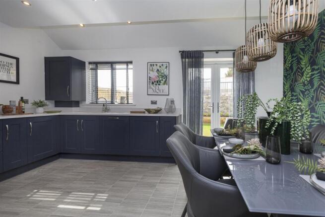 4 bed Town House for sale Image 12