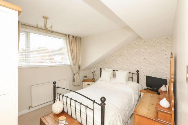3 bed Semi-Detached for sale Image 6