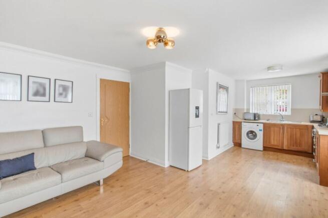 2 bed Apartment for sale Image 4