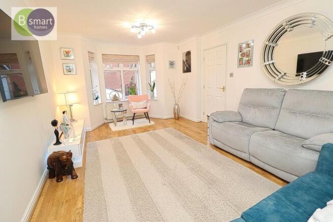 6 bed Detached for sale Image 7