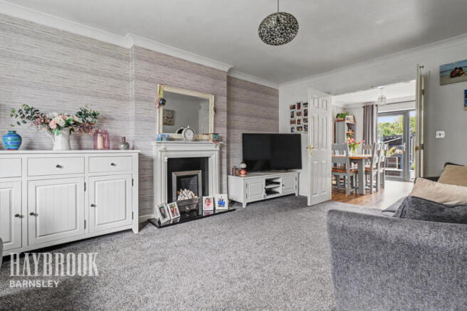 4 bed Detached for sale Image 7