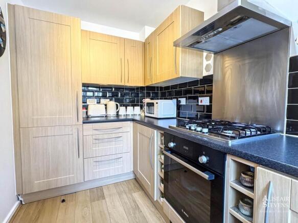 3 bed Town House for sale Image 7