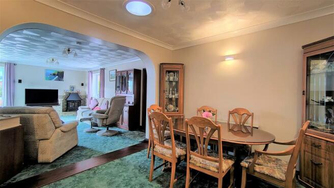 Living Dining Area.jpg