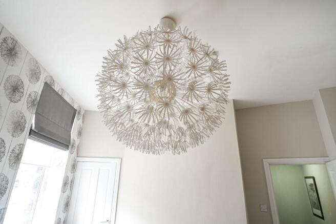 3 bed Apartment for sale Image 4