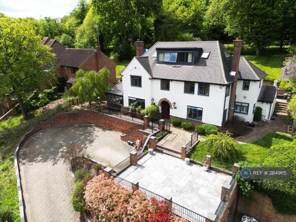 5 Bed Detached