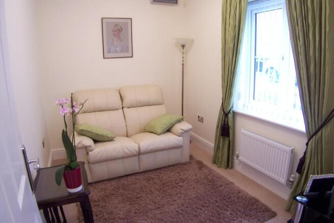 Office/bed 5