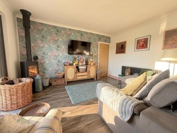 5 bed Detached Bungalow for sale Image 8