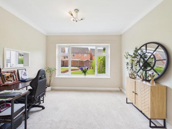3 bed Semi-Detached for sale Image 9