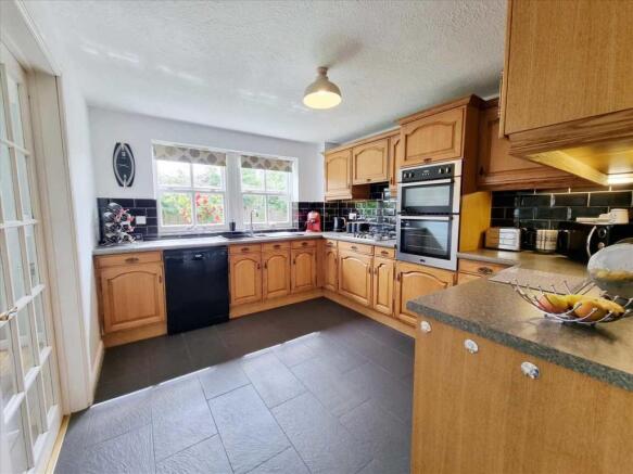 Kitchen: