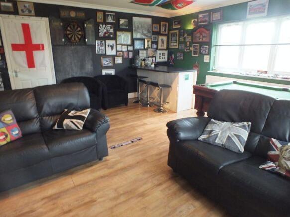 Sitting / games room