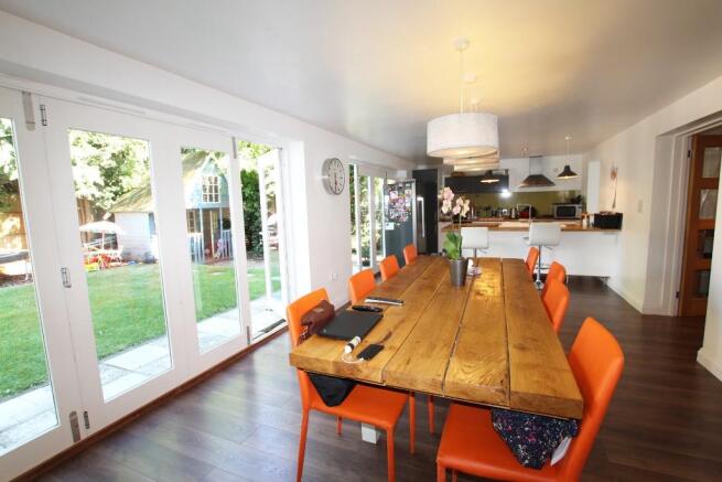 KITCHEN/DINER