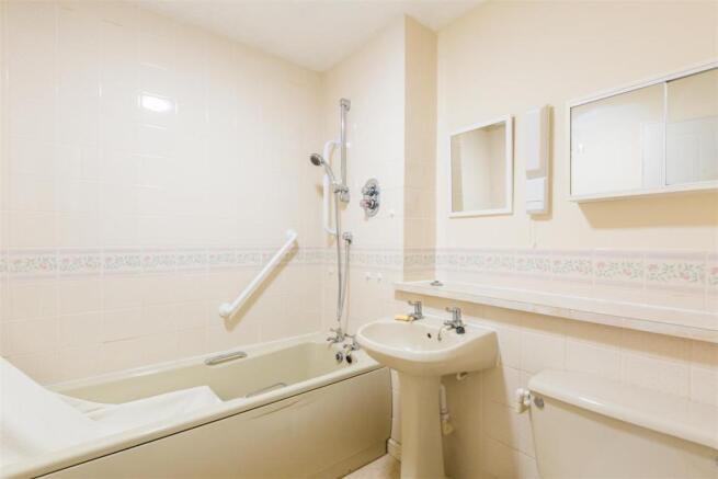 17 St Thomas Court15.jpg