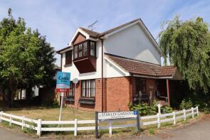 1, Stanley Gardens, Hersham, Walton-on-thames KT12 4HB