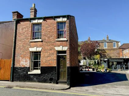 108 Upgate Louth LN11 9HG