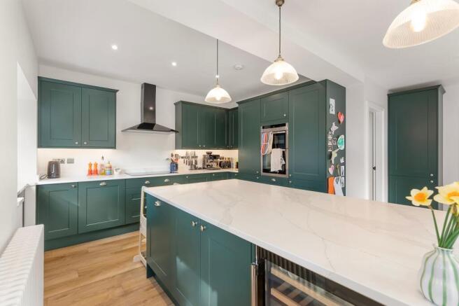 5 bed Semi-Detached for sale Image 4
