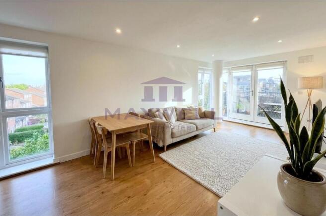 One bed for rent in Bow. E3