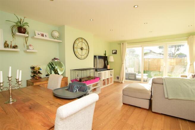 Lounge /Dining Room