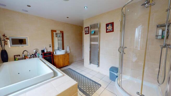 2 bed Flat for sale Image 11