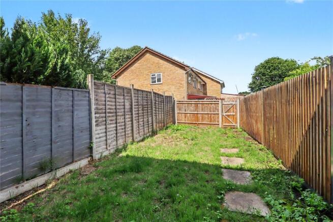 Oakfield, Woking, Surrey, GU21 photo 4