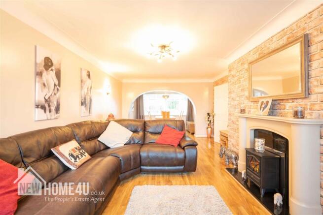 LOUNGE: