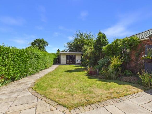 4 bed Semi-Detached for sale Image 4