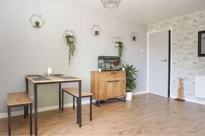 Lounge/Dining Room