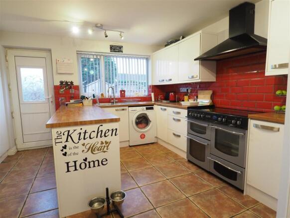 Spacious Breakfast Kitchen 187