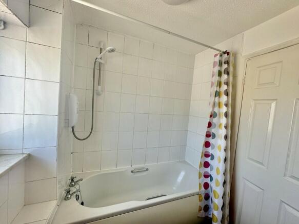 Family Bathroom w...