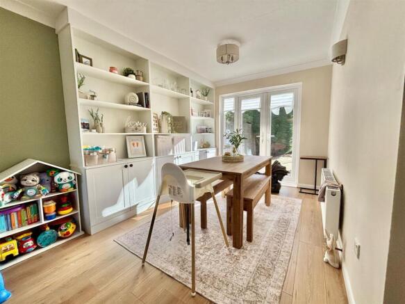 Through Lounge Diner