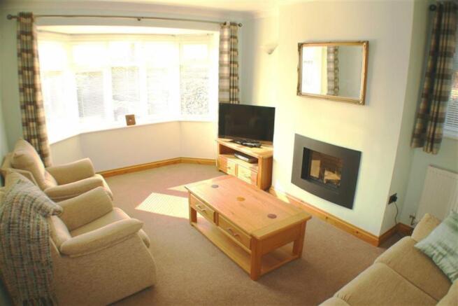 LOUNGE: