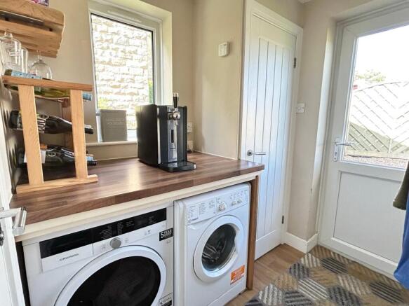 4 bed Detached for sale Image 6