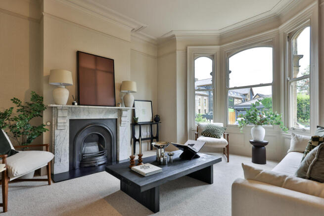 5 bed Town House for sale Image 8