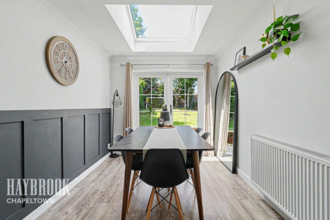 4 bed Semi-Detached for sale Image 9
