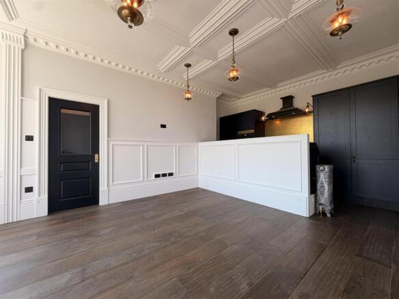 2 bed Apartment to rent Image 11
