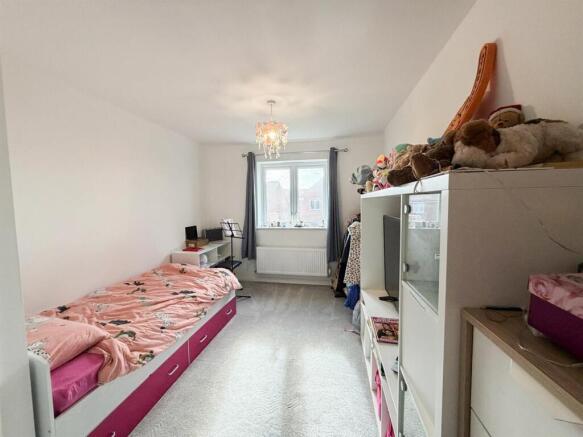 4 bed Detached for sale Image 12
