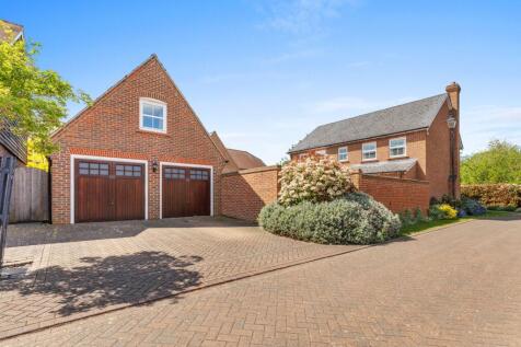 St. Dunstans Close, Monks Risborough, HP27