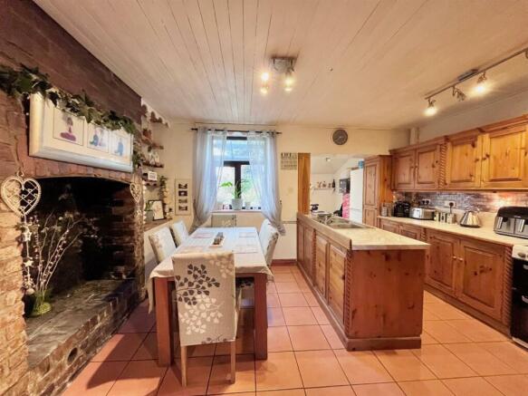 Dining/Kitchen