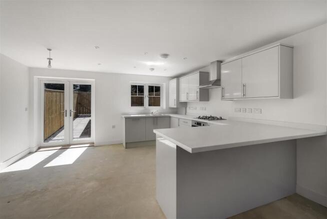 3 bed Semi-Detached for sale Image 5
