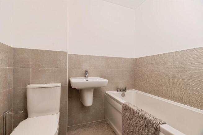 3 bed Semi-Detached for sale Image 12